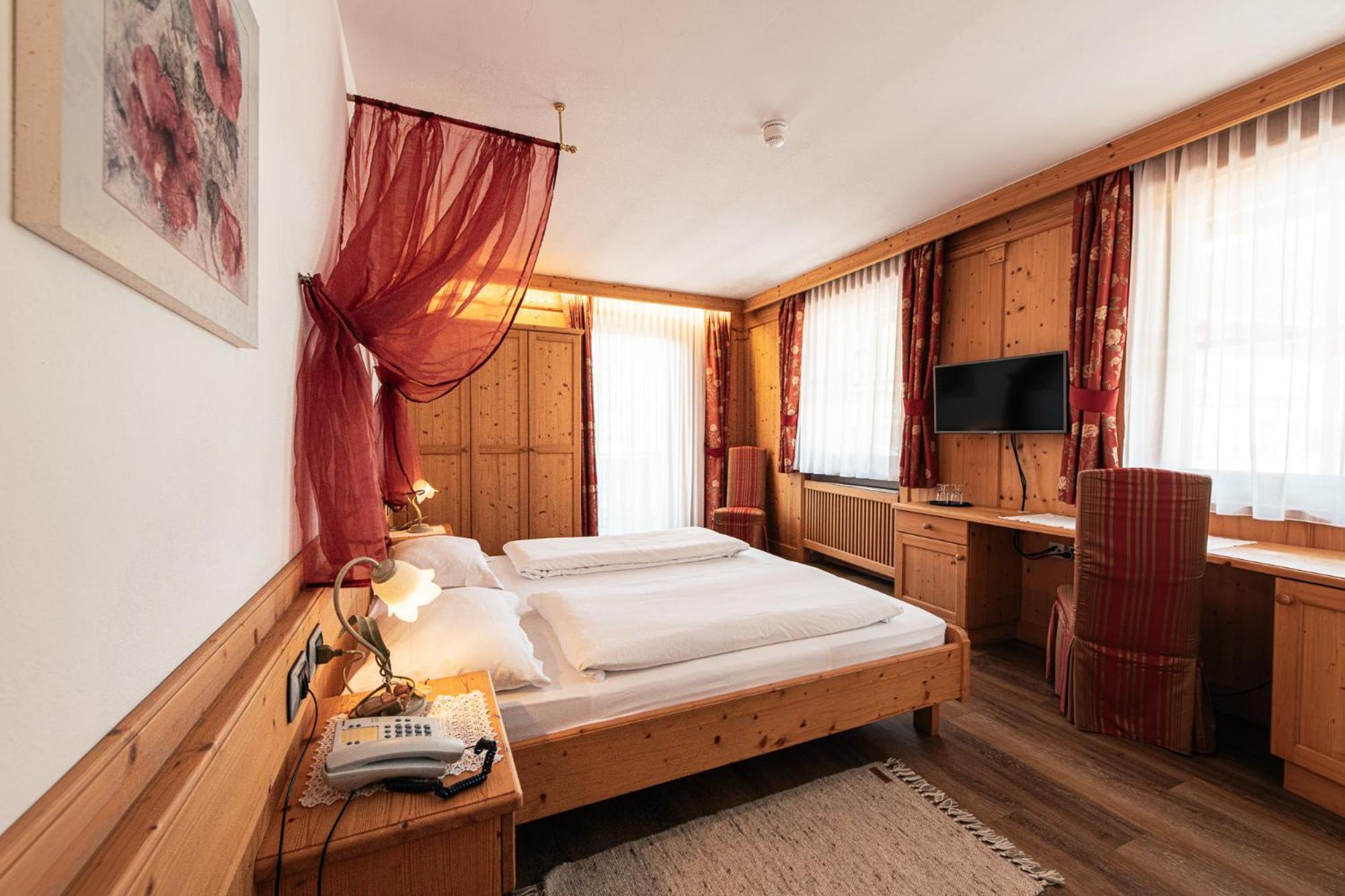 Hotel Goldene Rose Monguelfo-Tesido / Welsberg-Taisten Luaran gambar