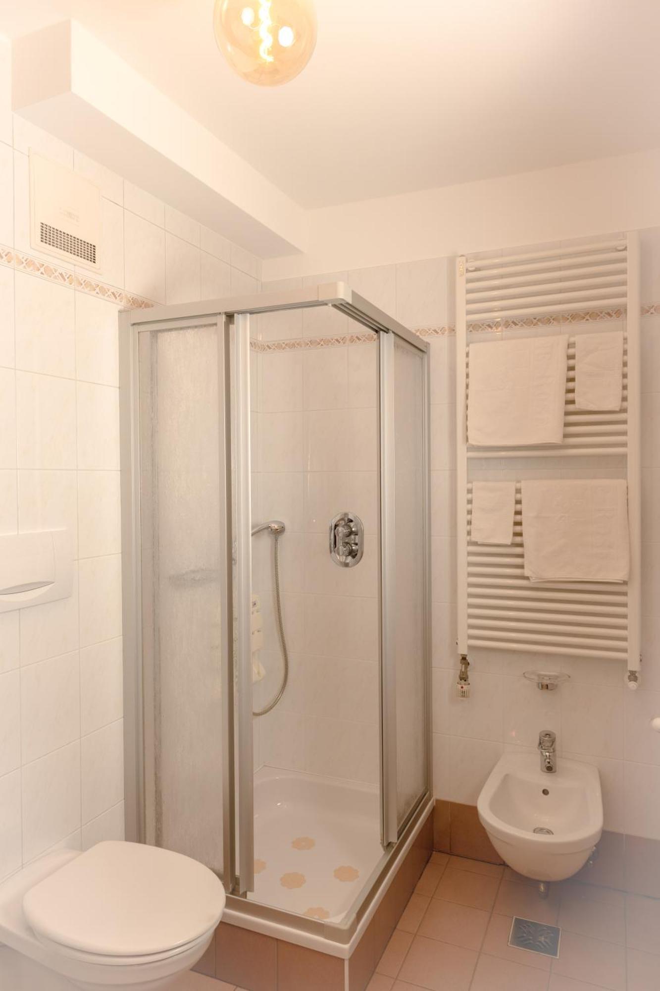 Hotel Goldene Rose Monguelfo-Tesido / Welsberg-Taisten Luaran gambar